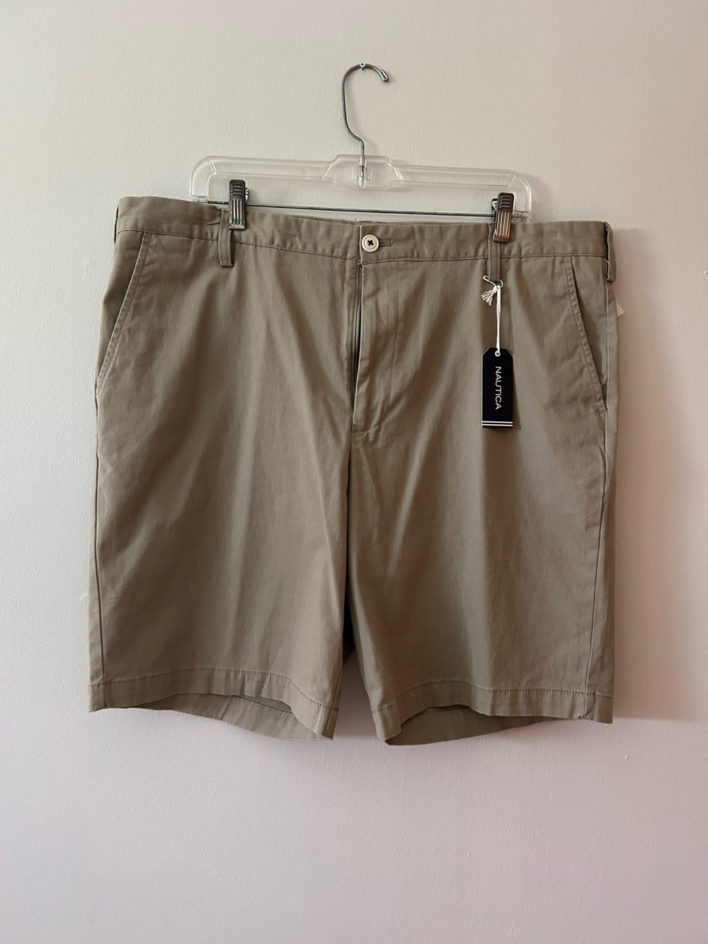 Nautica Men's Tan Flat-Front Chino Shorts size 38 9.5 inseam Beige NWT